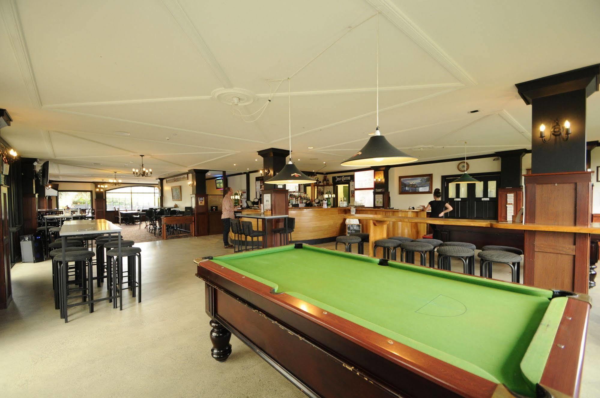 Salty Dog Inn Snells Beach Экстерьер фото