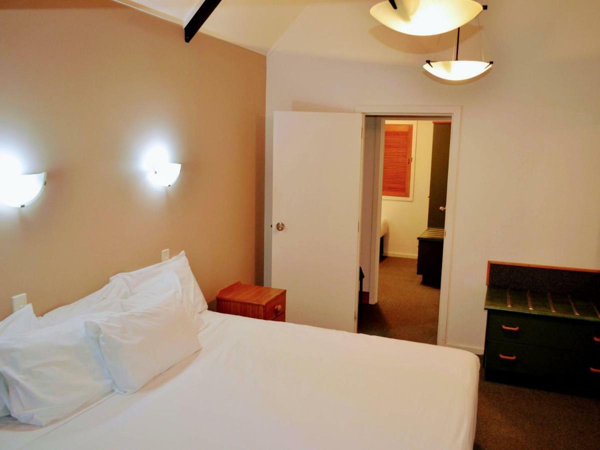 Salty Dog Inn Snells Beach Экстерьер фото