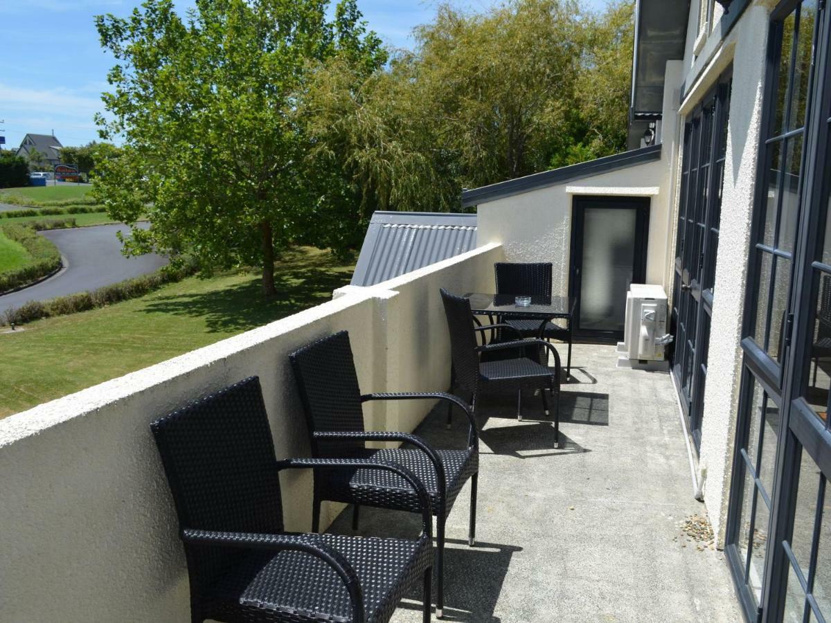 Salty Dog Inn Snells Beach Экстерьер фото