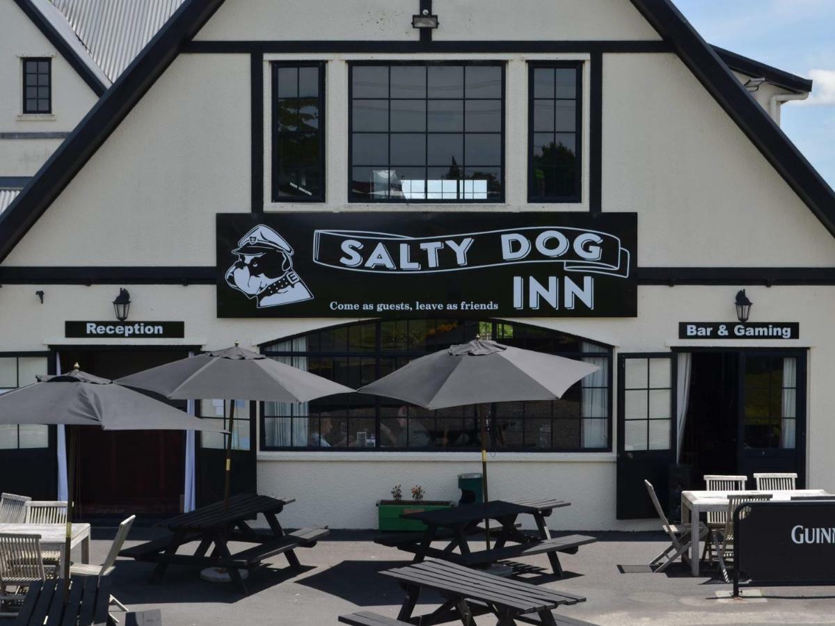 Salty Dog Inn Snells Beach Экстерьер фото