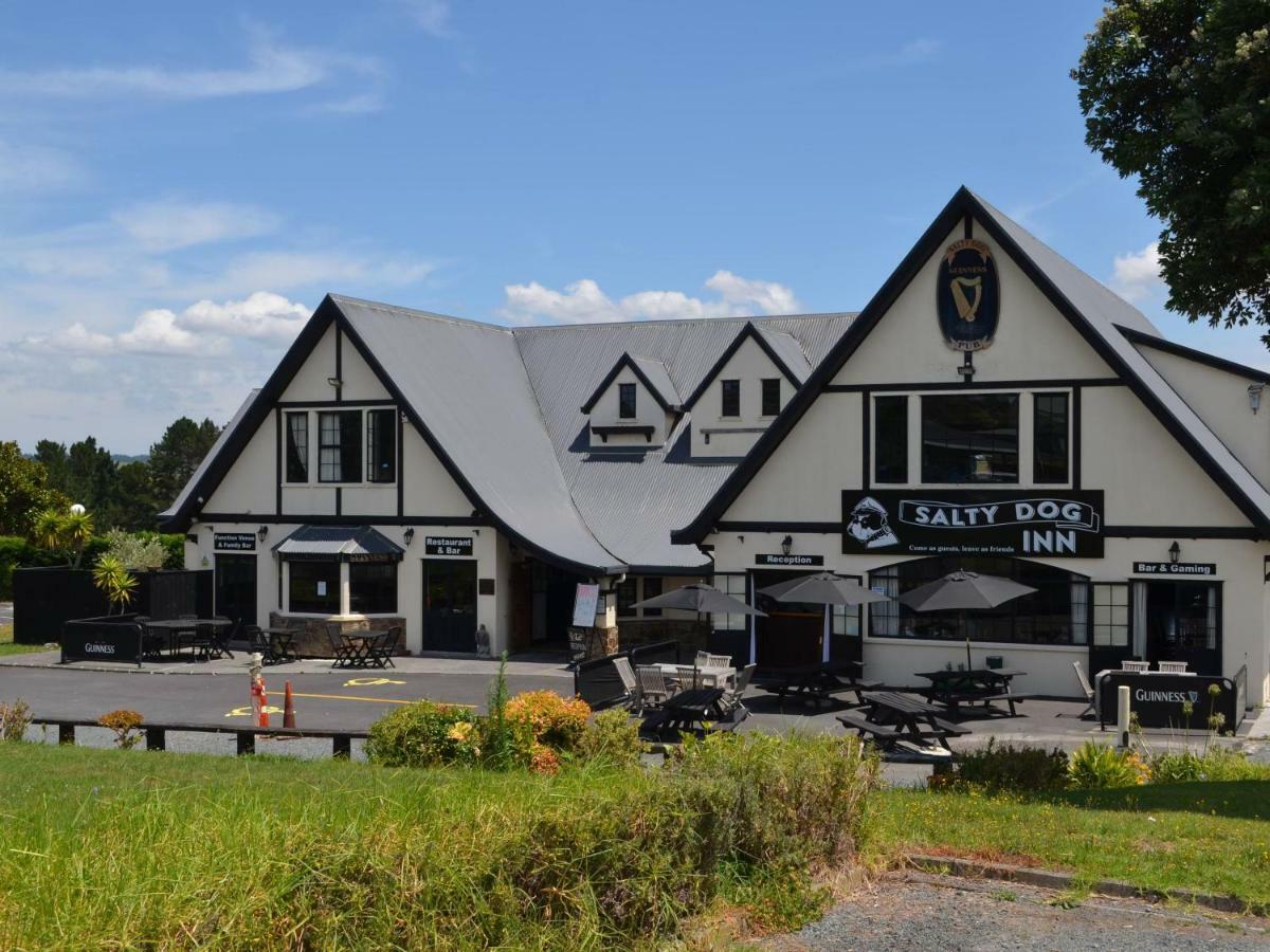 Salty Dog Inn Snells Beach Экстерьер фото