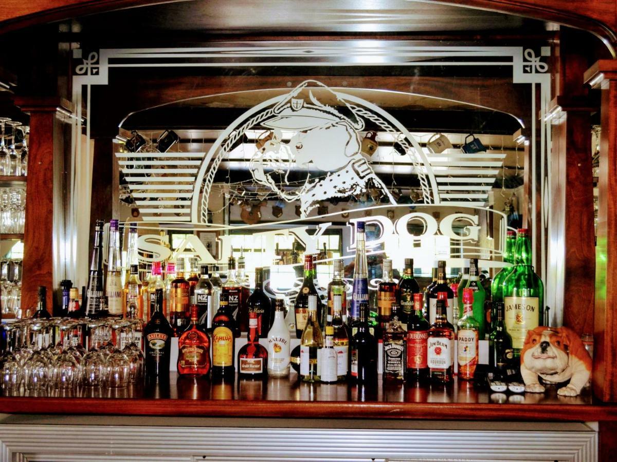 Salty Dog Inn Snells Beach Экстерьер фото