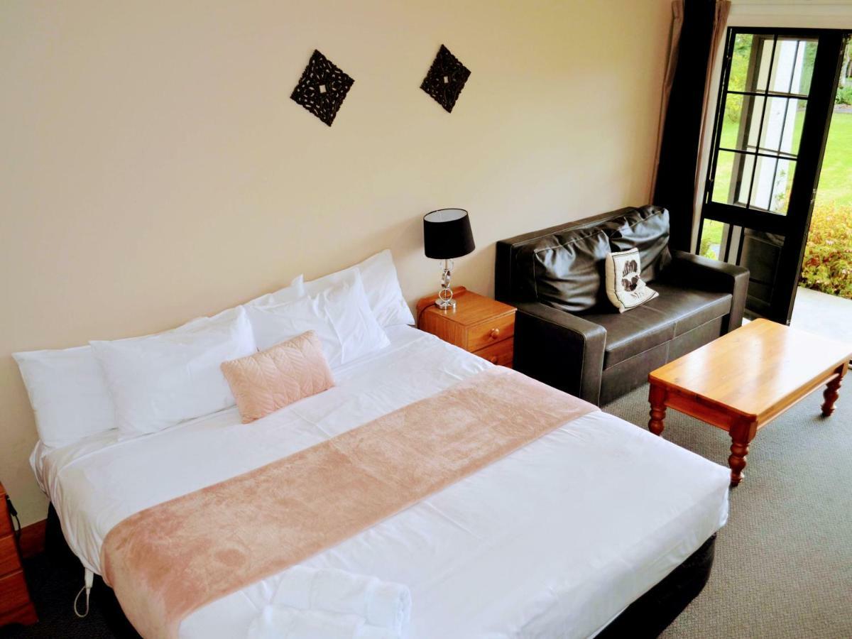 Salty Dog Inn Snells Beach Экстерьер фото