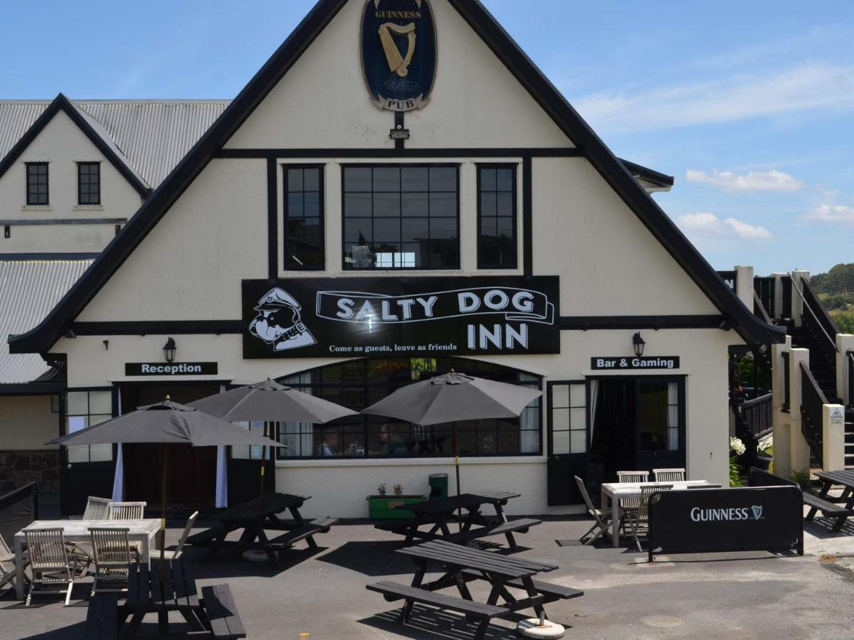 Salty Dog Inn Snells Beach Экстерьер фото
