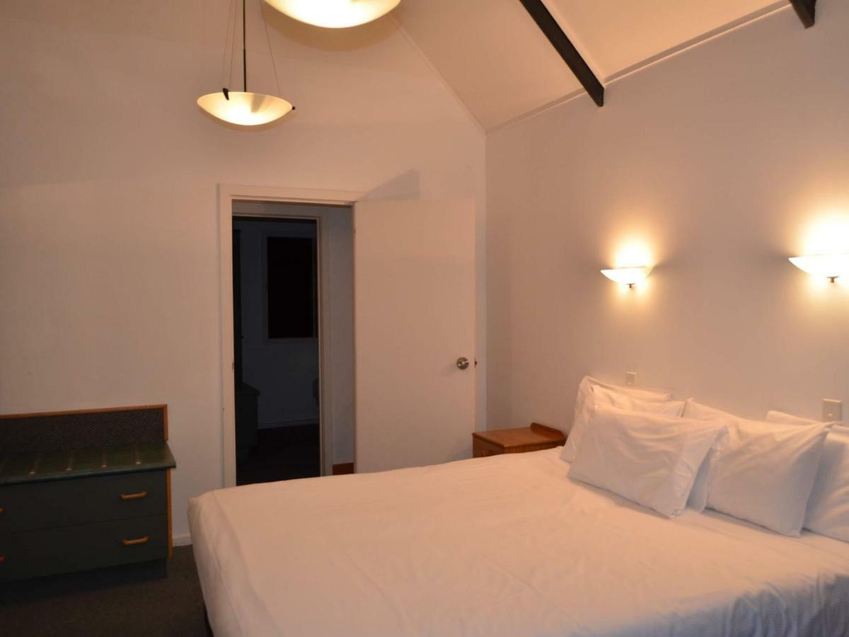 Salty Dog Inn Snells Beach Экстерьер фото